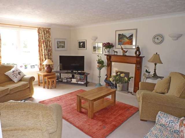  Image of 3 bedroom Detached house for sale in Tyne Drive Evesham WR11 at Tyne Drive  Evesham, WR11 3FG