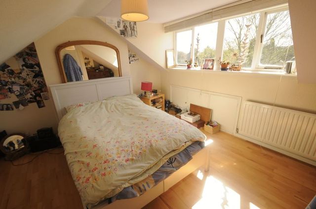  Image of 3 bedroom Semi-Detached house for sale in Meadow Walk Walton on the Hill Tadworth KT20 at Meadow Walk Walton on the Hill Tadworth, KT20 7UF