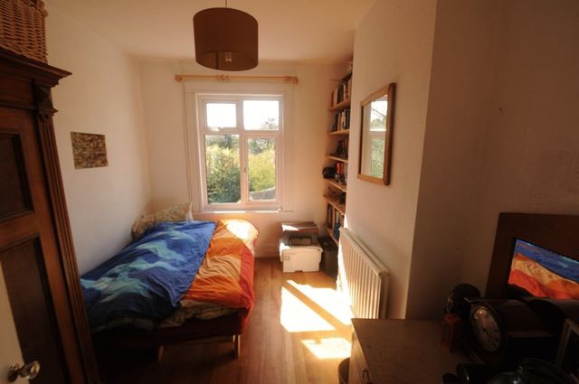 Image of 3 bedroom Semi-Detached house for sale in Meadow Walk Walton on the Hill Tadworth KT20 at Meadow Walk Walton on the Hill Tadworth, KT20 7UF