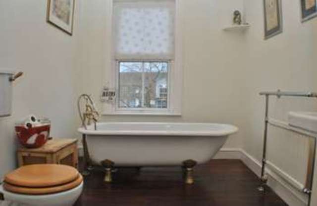  Image of 4 bedroom Detached house for sale in Walton Road West Molesey KT8 at Walton Road  West Molesey, KT8 2HY