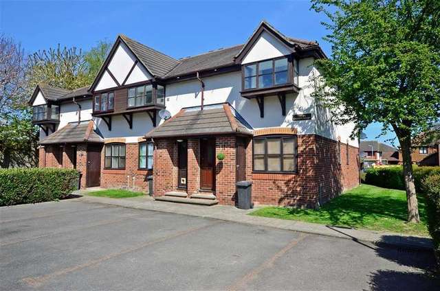  Image of 1 bedroom Maisonette for sale in Warnett Court Willowside Snodland ME6 at Snodland Kent Snodland, ME6 5QS