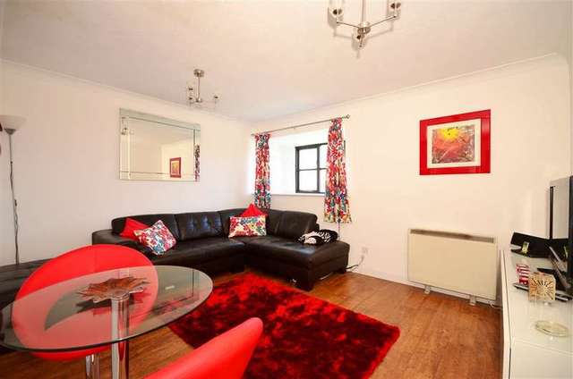  Image of 1 bedroom Maisonette for sale in Warnett Court Willowside Snodland ME6 at Snodland Kent Snodland, ME6 5QS