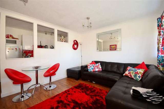  Image of 1 bedroom Maisonette for sale in Warnett Court Willowside Snodland ME6 at Snodland Kent Snodland, ME6 5QS