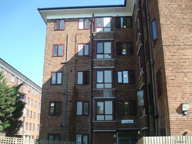  Image of 1 bedroom Apartment to rent in Warwick Grove London E5 at London, E5 9JF