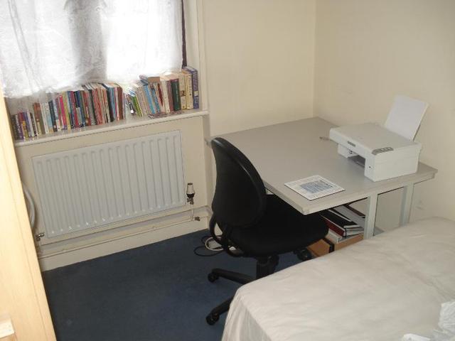  Image of 1 bedroom Apartment to rent in Warwick Grove London E5 at London, E5 9JF