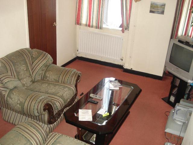  Image of 1 bedroom Apartment to rent in Warwick Grove London E5 at London, E5 9JF