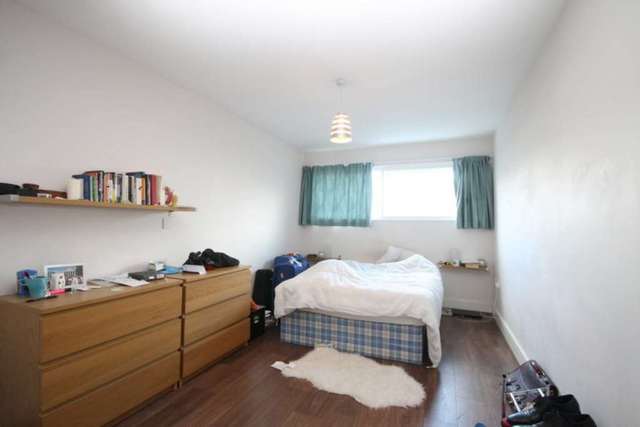  Image of 1 bedroom Flat to rent in Queenstown Road London SW8 at Queenstown Road Chelsea Bridge Wharf London, SW8 4NJ