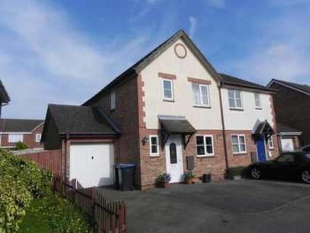  Image of 3 bedroom Semi-Detached house to rent in Wedgewood Drive Church Langley Harlow CM17 at Wedgewood Drive  Harlow, CM17 9PX
