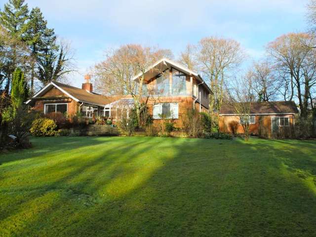  Image of 5 bedroom Detached house to rent in Wellhouse Road Beech Alton GU34 at Wellhouse Road Beech Alton, GU34 4AQ