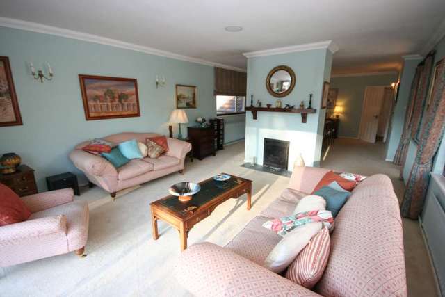  Image of 5 bedroom Detached house to rent in Wellhouse Road Beech Alton GU34 at Wellhouse Road Beech Alton, GU34 4AQ