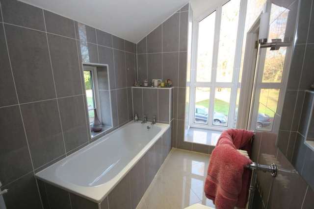  Image of 5 bedroom Detached house to rent in Wellhouse Road Beech Alton GU34 at Wellhouse Road Beech Alton, GU34 4AQ