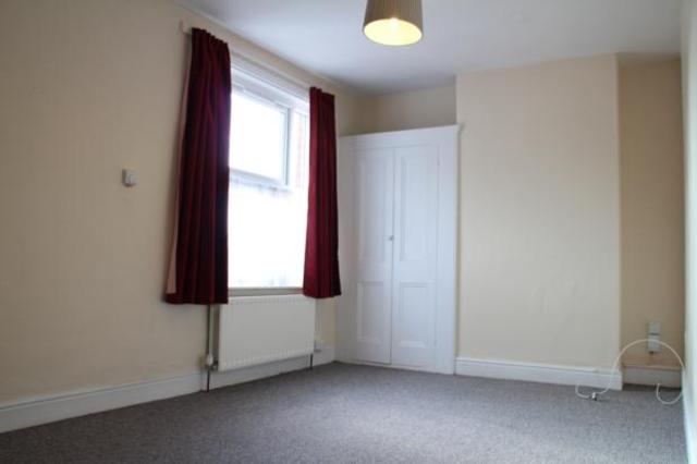  Image of 3 bedroom Flat to rent in Wellingborough Road Rushden NN10 at Rushden Northants Northants, NN10 9TE