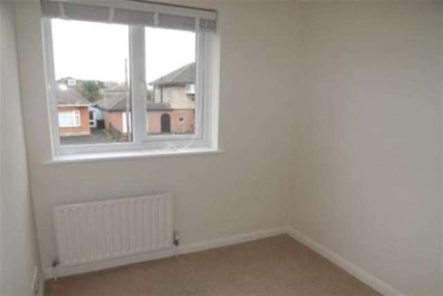  Image of 3 bedroom Detached house to rent in Grove Road West Christchurch BH23 at Christchurch, BH23 2DH