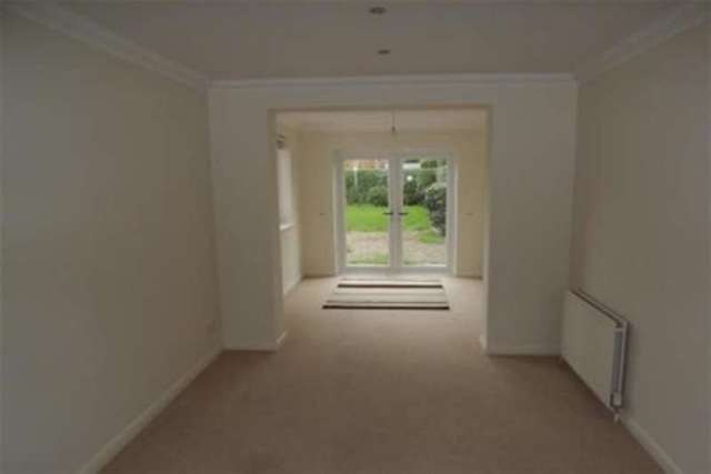  Image of 3 bedroom Detached house to rent in Grove Road West Christchurch BH23 at Christchurch, BH23 2DH