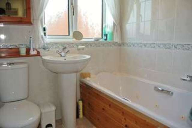  Image of 3 bedroom Detached house for sale in Wheatgrass Lane Caythorpe Grantham NG32 at Wheatgrass Lane Caythorpe Grantham, NG32 3EA