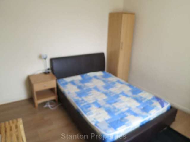  Image of 1 bedroom Apartment to rent in Whiteoak Road Fallowfield Manchester M14 at Whiteoak Road Fallowfield Manchester, M14 6UA
