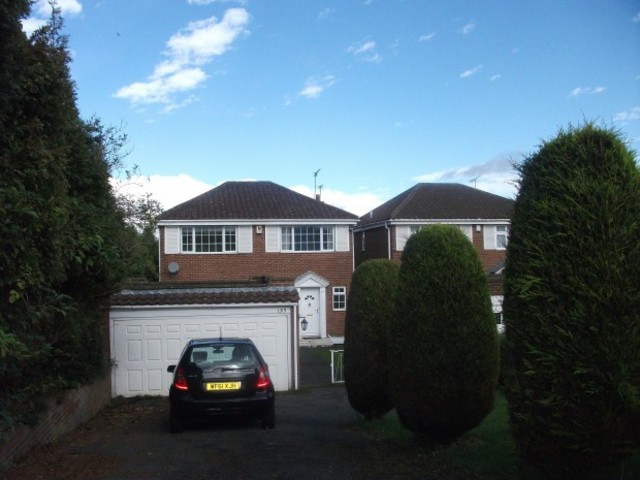  Image of 4 bedroom Detached house to rent in Wigton Lane Leeds LS17 at Wigton Lane  Leeds, LS17 8SH