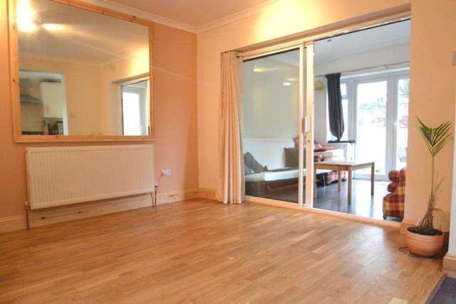  Image of 2 bedroom Flat to rent in Wilton Avenue London W4 at Wilton Avenue  London, W4 2HX