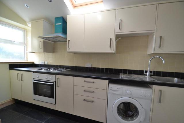  Image of 2 bedroom Flat to rent in Wilton Avenue London W4 at Wilton Avenue  London, W4 2HX