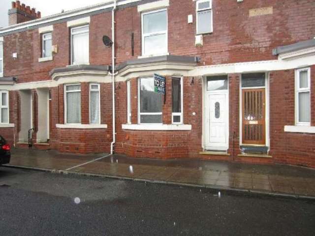  Image of 3 bedroom Terraced house to rent in Woodliffe Street Old Trafford Manchester M16 at Woodliffe Street  Manchester, M16 9JS