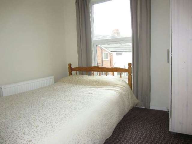  Image of 3 bedroom Terraced house to rent in Woodliffe Street Old Trafford Manchester M16 at Woodliffe Street  Manchester, M16 9JS
