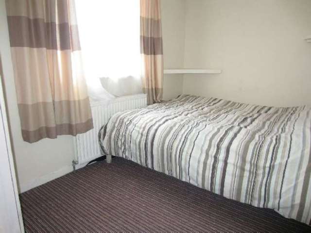  Image of 3 bedroom Terraced house to rent in Woodliffe Street Old Trafford Manchester M16 at Woodliffe Street  Manchester, M16 9JS