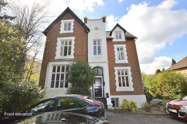  Image of 2 bedroom Flat to rent in Wray Park Road Reigate RH2 at Reigate Surrey, RH2 0DD