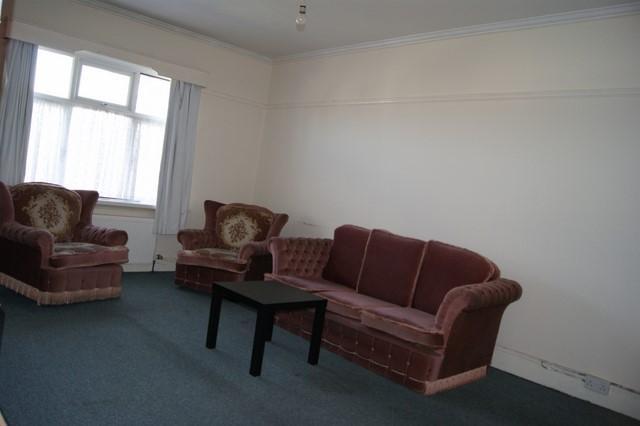  Image of 1 bedroom Flat to rent in Yardley Wood Road Moseley Birmingham B13 at Moseley  Birmingham, B13 9JE
