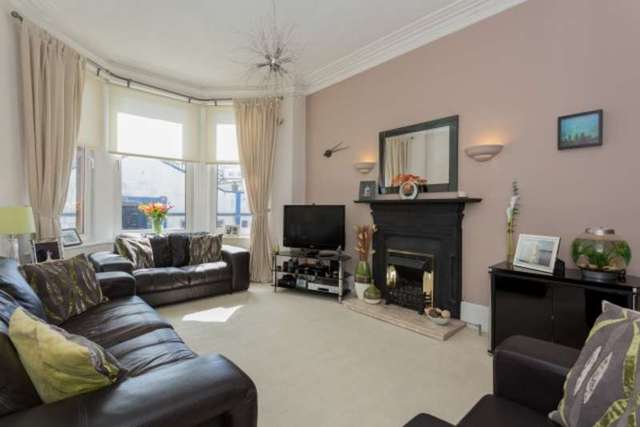  Image of 1 bedroom Flat for sale in Cardwell Road Gourock PA19 at 15 Cardwell Road  Gourock, PA19 1UG