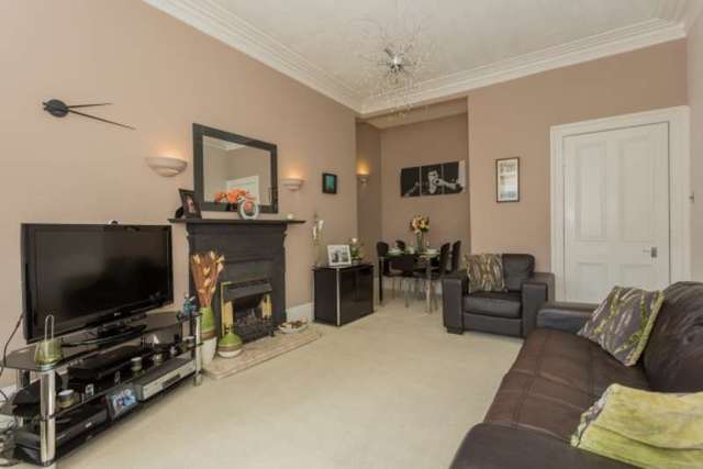  Image of 1 bedroom Flat for sale in Cardwell Road Gourock PA19 at 15 Cardwell Road  Gourock, PA19 1UG