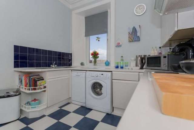  Image of 1 bedroom Flat for sale in Cardwell Road Gourock PA19 at 15 Cardwell Road  Gourock, PA19 1UG