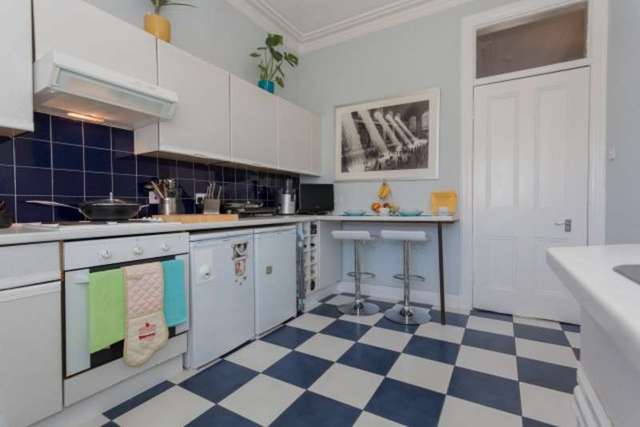  Image of 1 bedroom Flat for sale in Cardwell Road Gourock PA19 at 15 Cardwell Road  Gourock, PA19 1UG