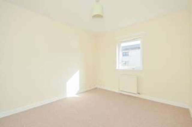  Image of 3 bedroom Flat for sale in Ferry Road Drive Edinburgh EH4 at Ferry Road Drive West Pilton Edinburgh, EH4 4BS