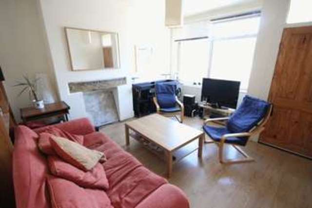 Image of 4 bedroom Terraced house to rent in Monk Bridge Drive Meanwood Leeds LS6 at Monk Bridge Drive Meanwood Leeds, LS6 4HU