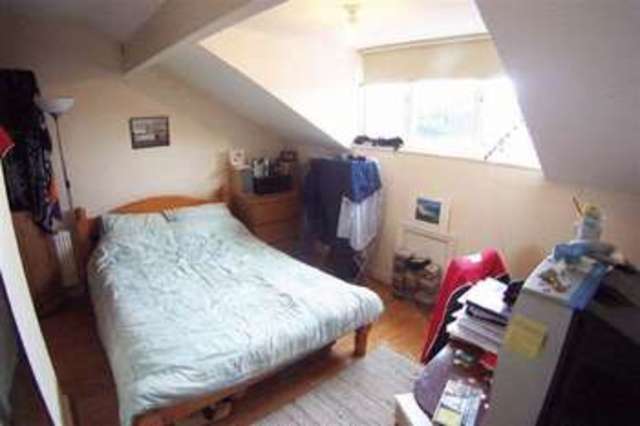  Image of 4 bedroom Terraced house to rent in Monk Bridge Drive Meanwood Leeds LS6 at Monk Bridge Drive Meanwood Leeds, LS6 4HU