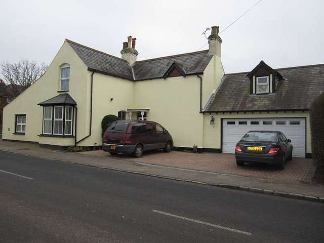  Image of 3 bedroom Detached house to rent in North Street Winkfield Windsor SL4 at North Street  Winkfield, SL4 4SY