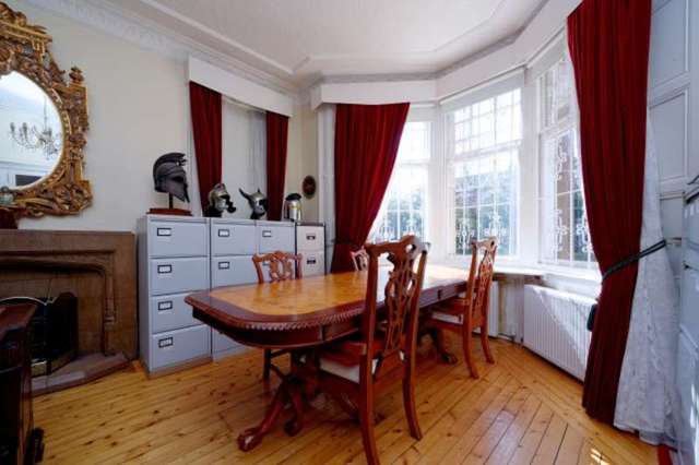  Image of 5 bedroom Detached Villa for sale in Langside Drive Glasgow G43 at Langside Drive  Glasgow, G43 2QQ
