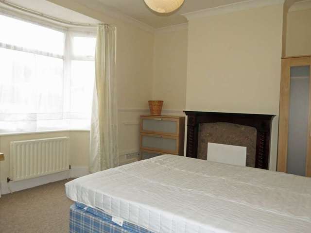  Image of 4 bedroom Detached house to rent in Brassey Road Winton Bournemouth BH9 at Bournemouth, BH9 1PW