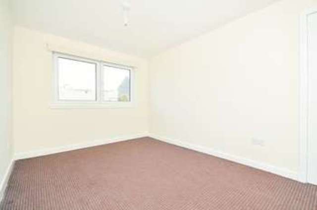  Image of 2 bedroom Flat for sale in Hoseason Gardens Edinburgh EH4 at Hoseason Gardens Clermiston Edinburgh, EH4 7HA