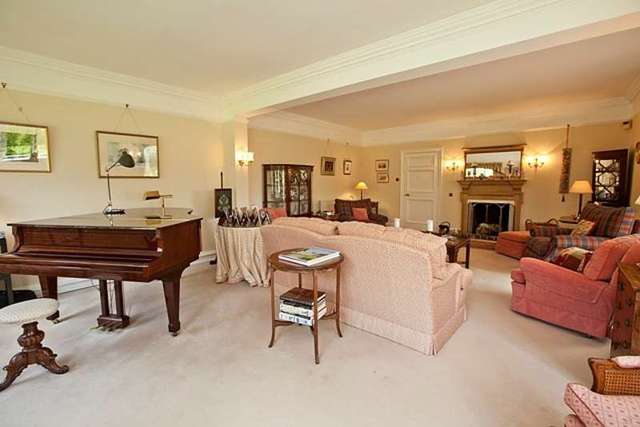  Image of 5 bedroom Detached house for sale in Horsegate Ride Ascot SL5 at Horesgate Ride  South Ascot, SL5 9LS