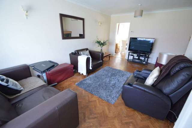  Image of 2 bedroom Detached house to rent in Northcote Addlestone KT15 at Northcote  Addlestone, KT15 2LS