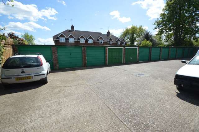  Image of 2 bedroom Detached house to rent in Northcote Addlestone KT15 at Northcote  Addlestone, KT15 2LS