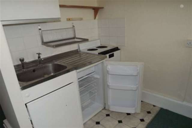  Image of Flat to rent in Adelaide Crescent Hove BN3 at Hove, BN3 2JH