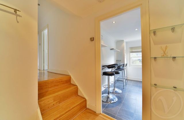  Image of 1 bedroom Flat to rent in Adelaide Road London NW3 at Adelaide Road Chalk Farm Camden, NW3 3QB