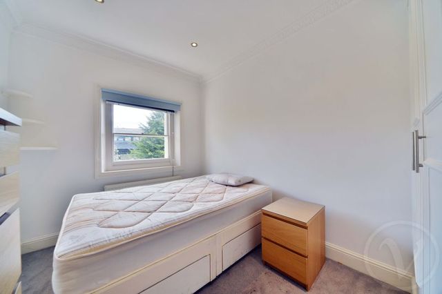 Image of 1 bedroom Flat to rent in Adelaide Road London NW3 at Adelaide Road Chalk Farm Camden, NW3 3QB
