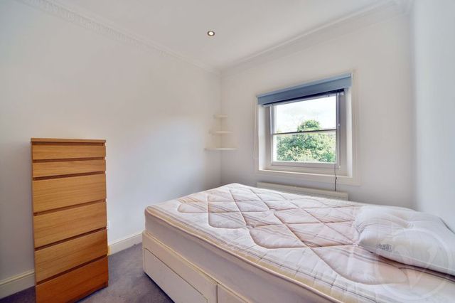  Image of 1 bedroom Flat to rent in Adelaide Road London NW3 at Adelaide Road Chalk Farm Camden, NW3 3QB