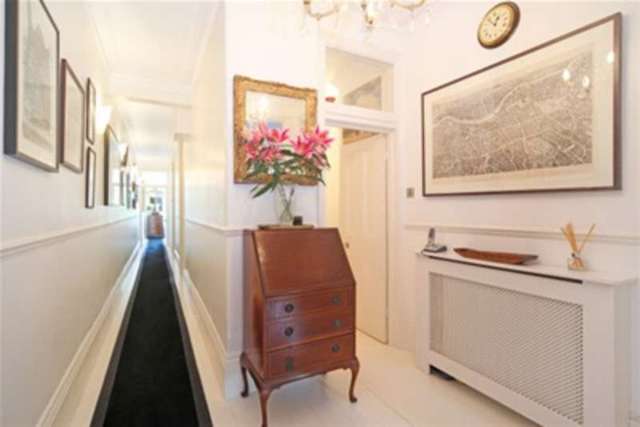  Image of 2 bedroom Flat to rent in Albert Bridge Road London SW11 at London, SW11 4PG