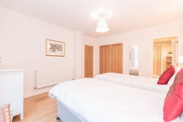  Image of 3 bedroom Flat to rent in Albany Street Edinburgh EH1 at New Town Edinburgh Edinburgh, EH1 3QN