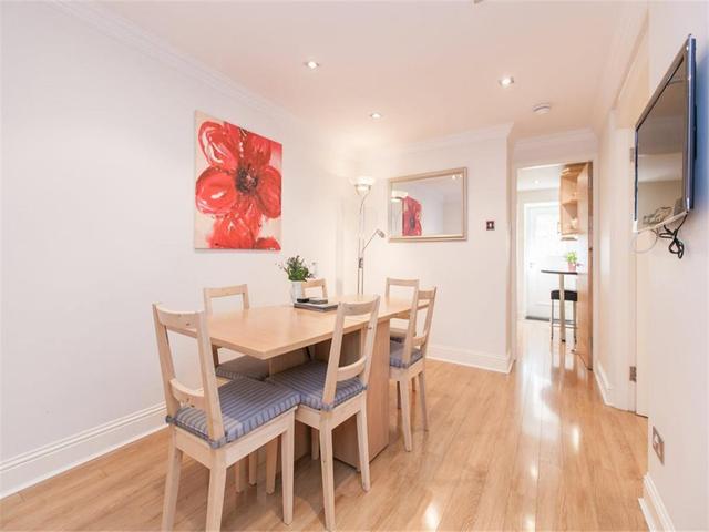  Image of 3 bedroom Flat to rent in Albany Street Edinburgh EH1 at New Town Edinburgh Edinburgh, EH1 3QN