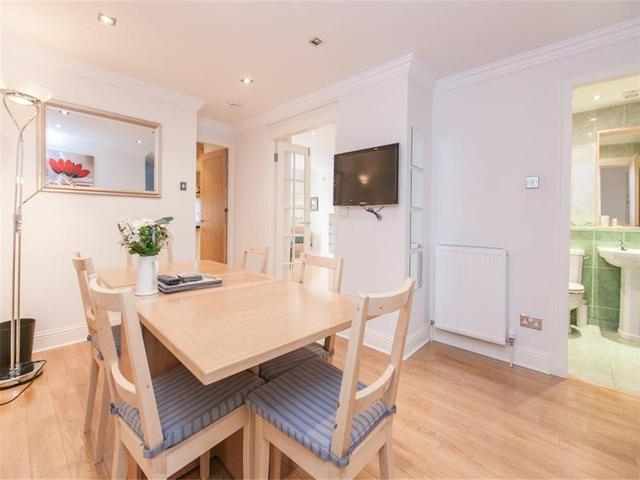  Image of 3 bedroom Flat to rent in Albany Street Edinburgh EH1 at New Town Edinburgh Edinburgh, EH1 3QN